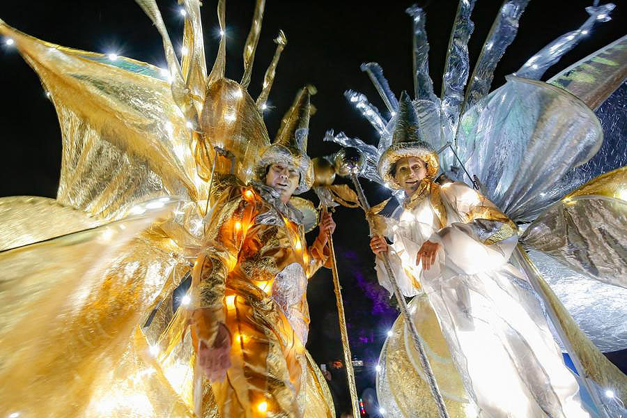 Lichtzauber Gold u Silber - Lichtgestalten - Silvester - Gala - Lichtshow - Weihnachtsfeier - Jubiläum - Lichterfest - Zeus Stelzentheater